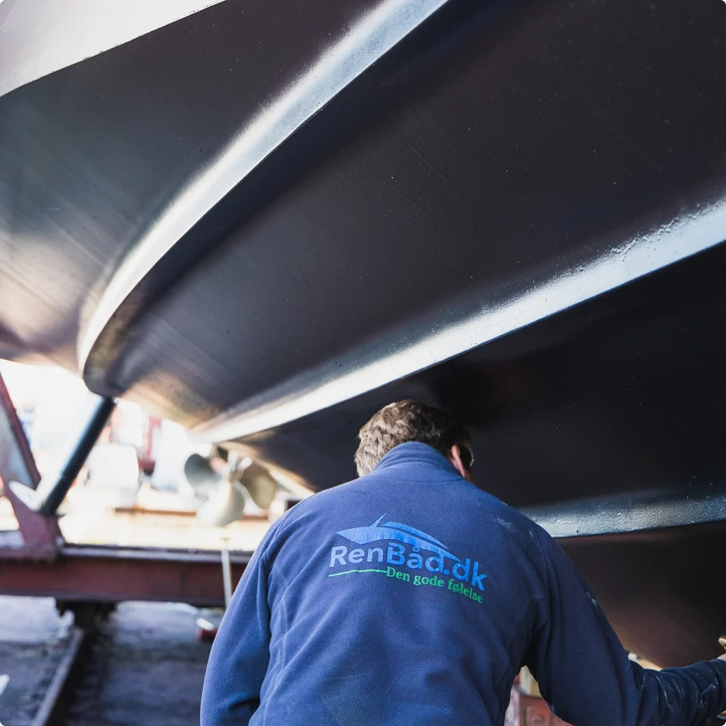 Bundbehandling af Båd